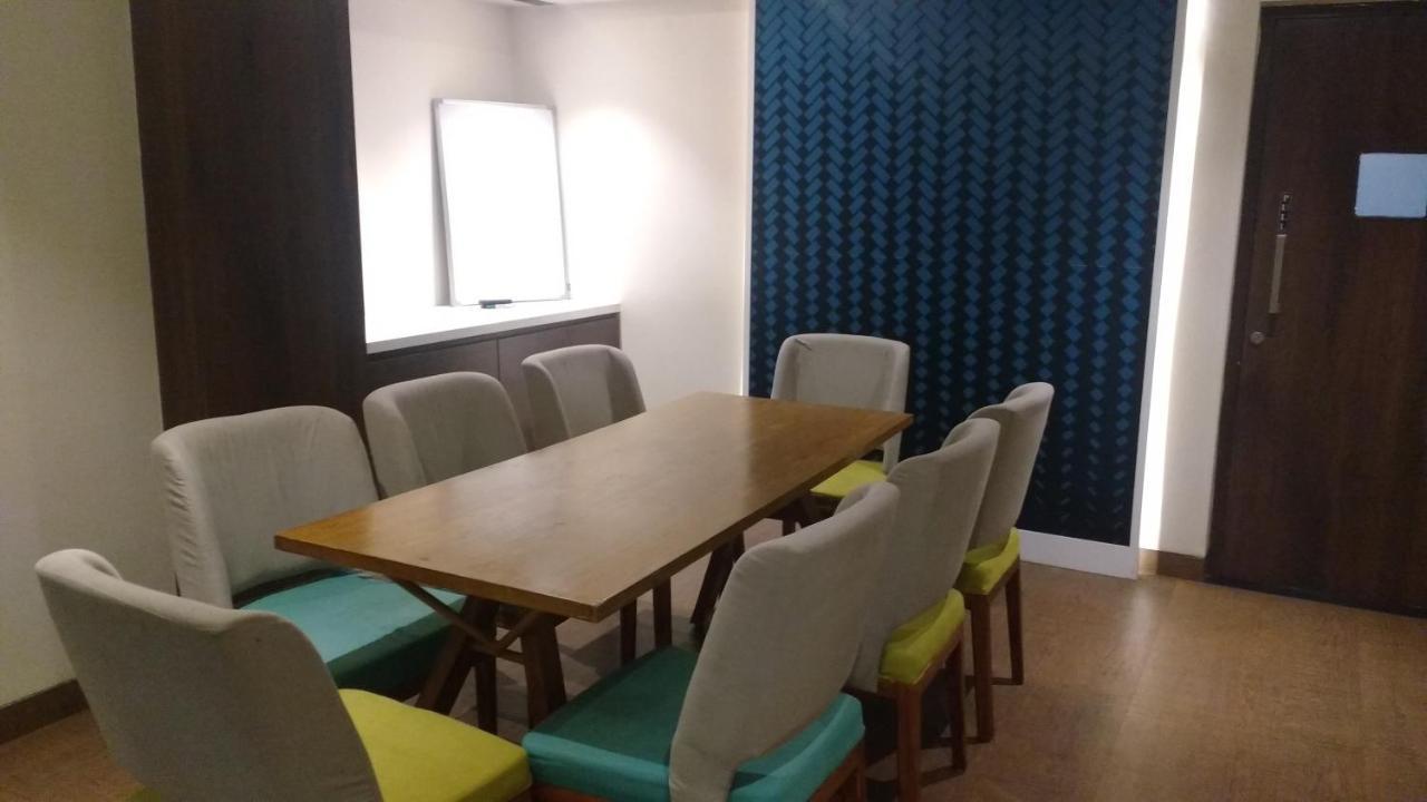 Hotel Zibe Luxe Hyderabad By Grt Hotels